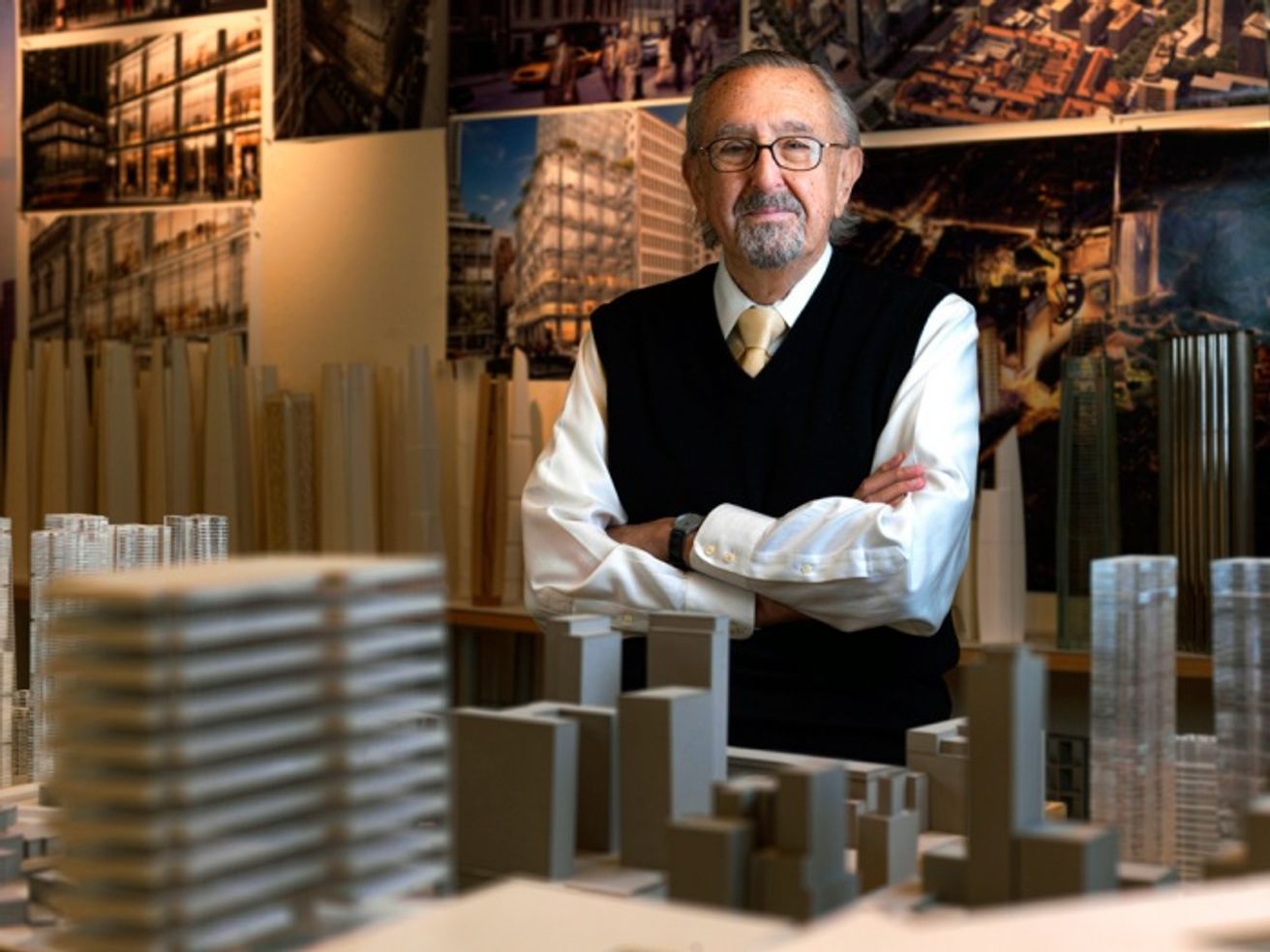 Kiến trúc sư huyền thoại Cesar Pelli