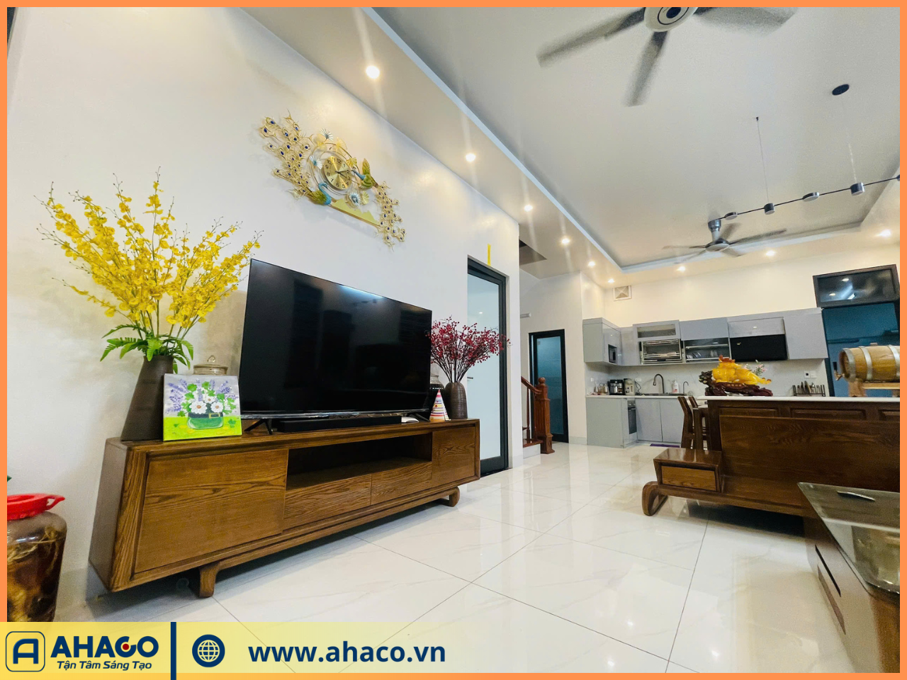 Phòng khách biệt thự mái nhật tại Đan Phượng