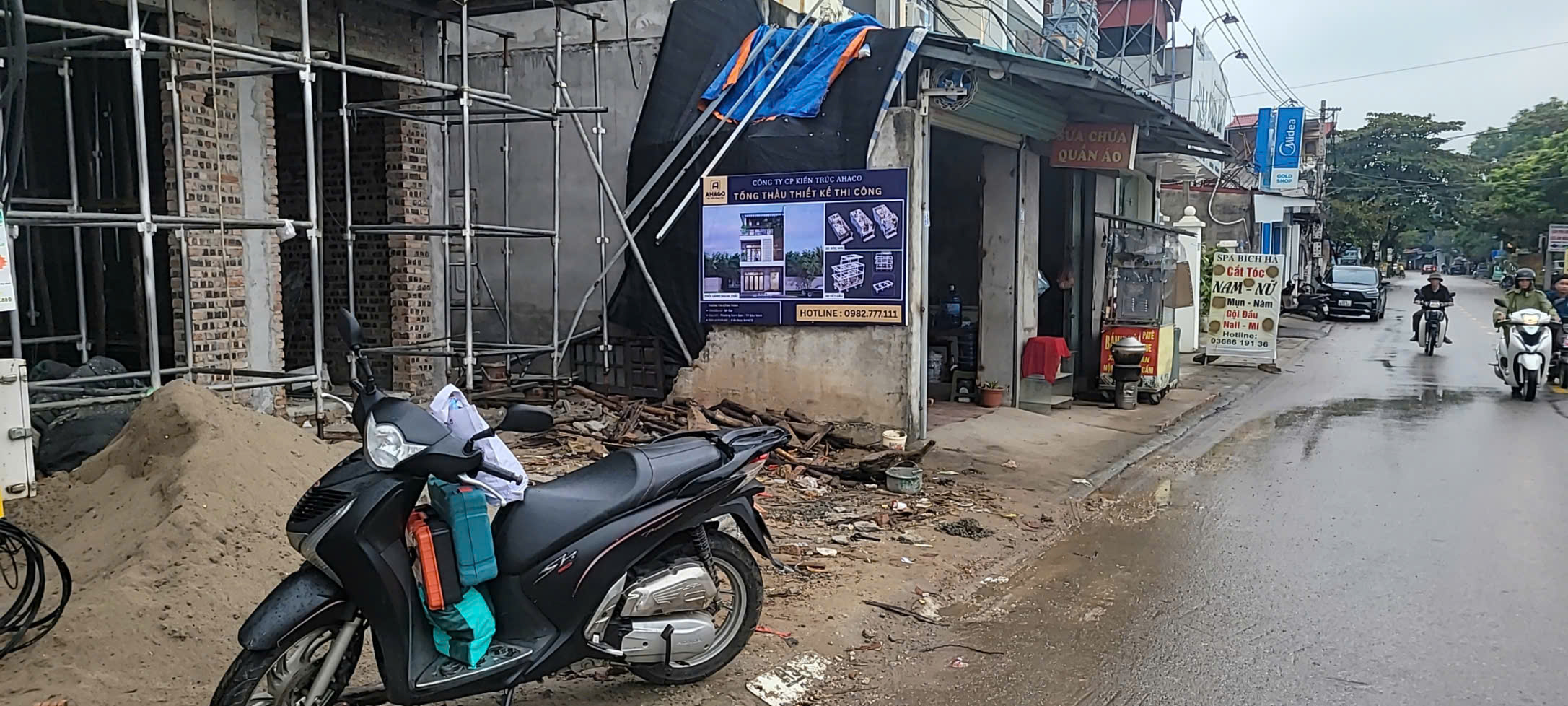 Z7170380850959_4621d9ade1d292fc0c040d80b83a8152