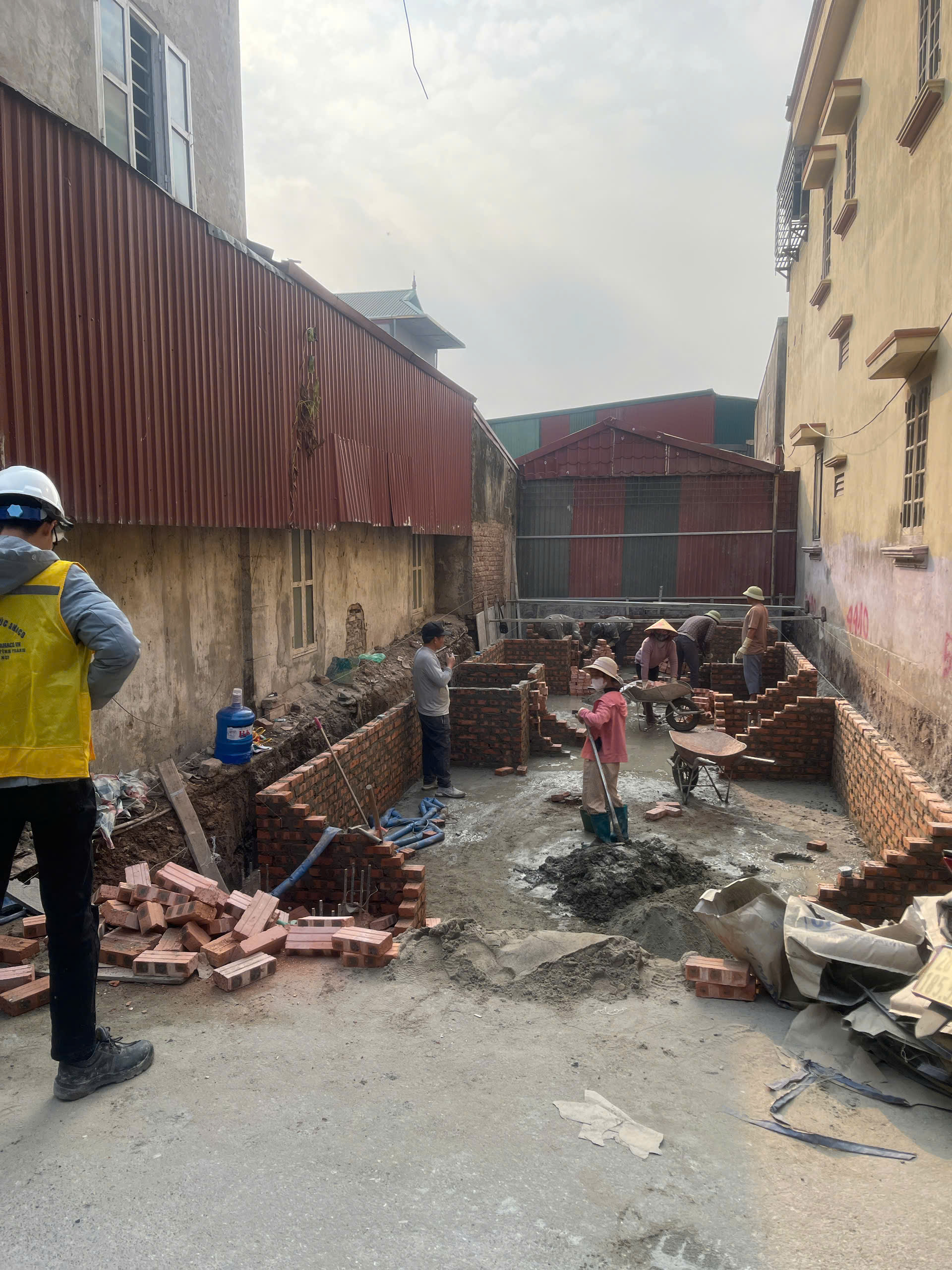 Z7422900922457_9d3e4ecb8a1192bdbf53327701dcf640